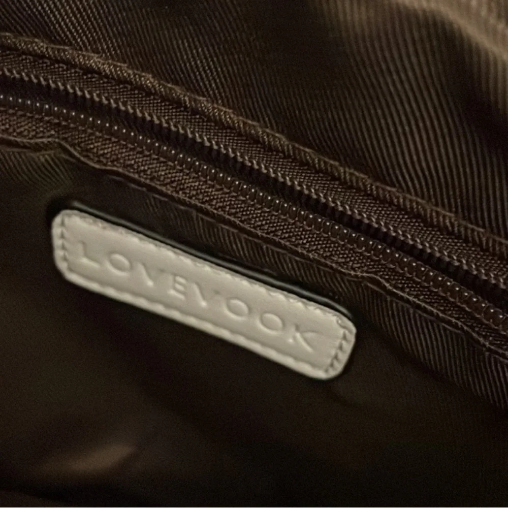 NWT white crossbody quilted purse from Lovevook - Picture 3 of 4